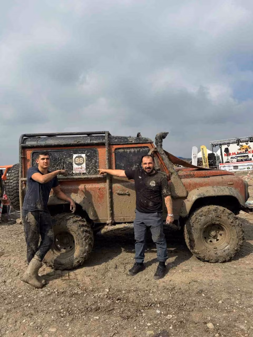 Kapıdağ Off-Road Ekibi, Mustafakemalpaşa’dan kupalarla döndü