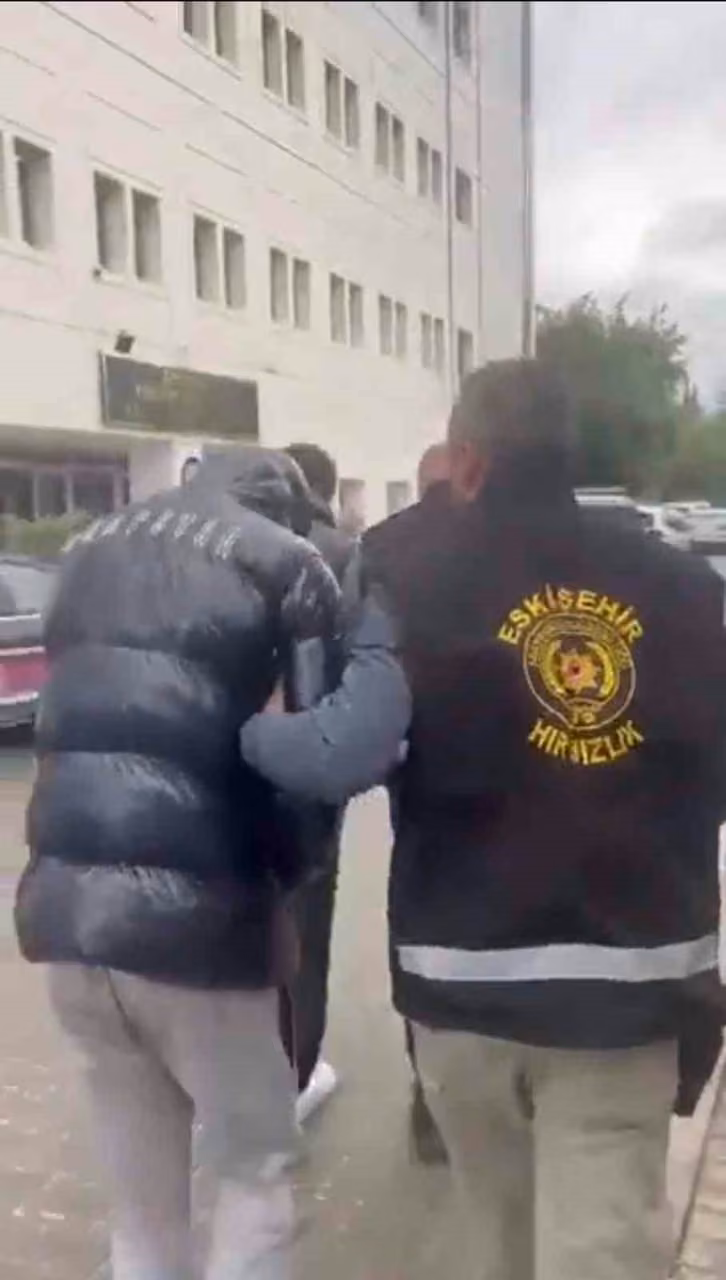 İşyerlerini soyan 3 hırsız yakalandı