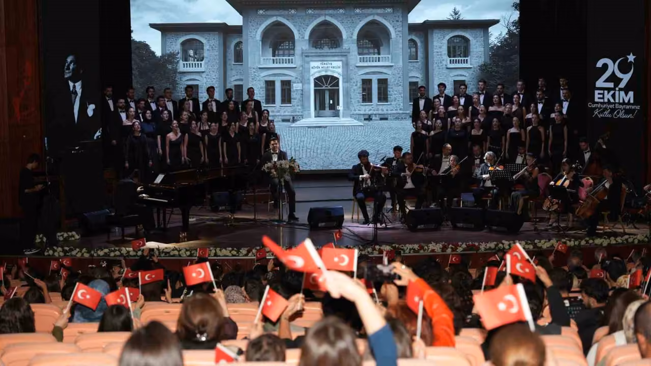 İnönü Üniversitesinde Cumhuriyetin Ezgileri yankılandı