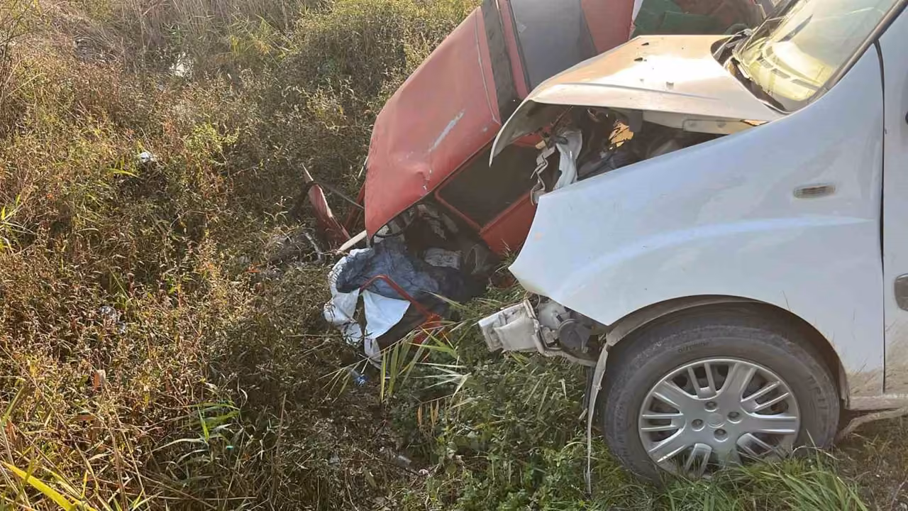 Tarsus’ta otomobil ile hafif ticari araç çarpıştı: 1 ölü