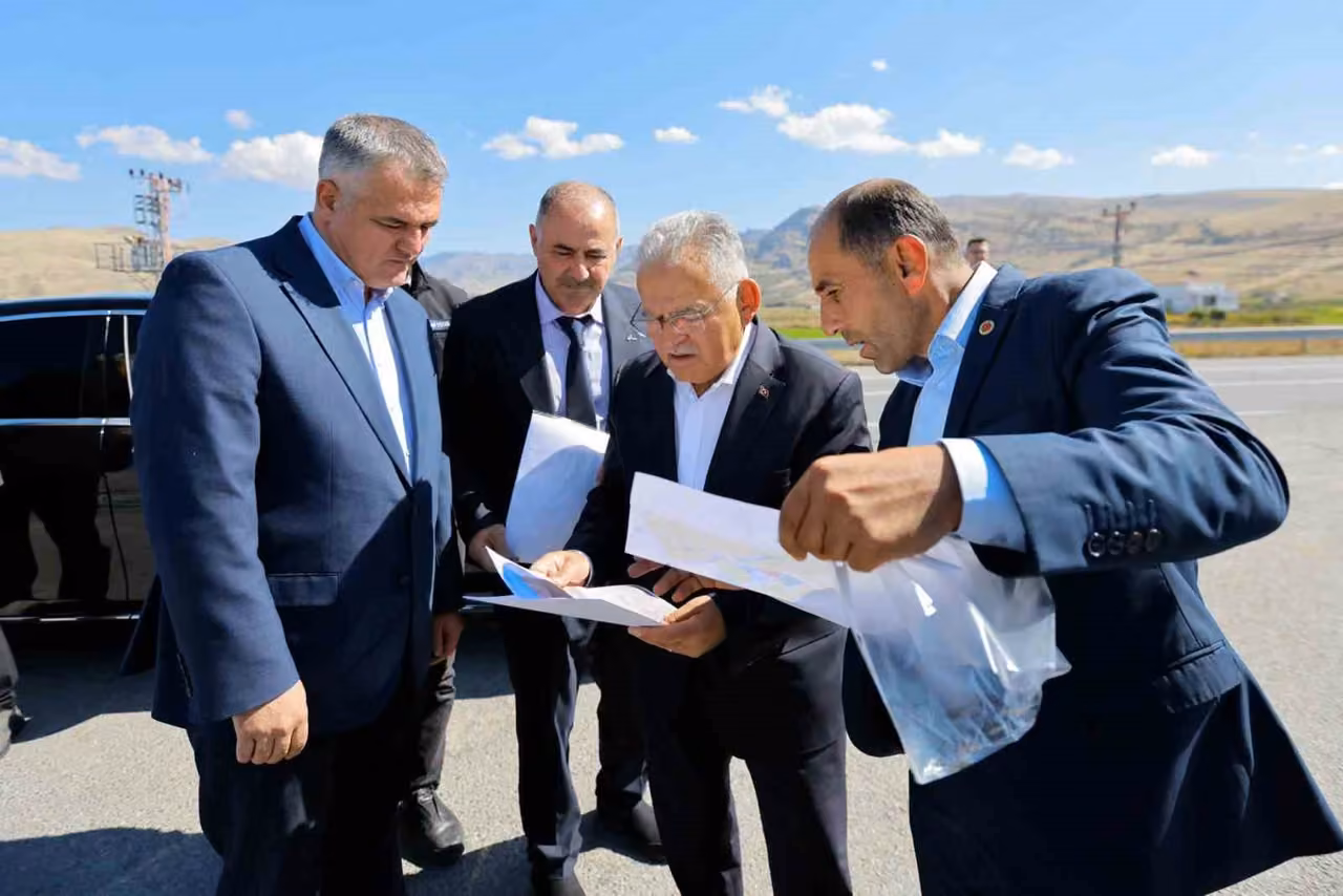 Başkan Büyükkılıç, Yahyalı’da muhtarlarla bir araya geldi