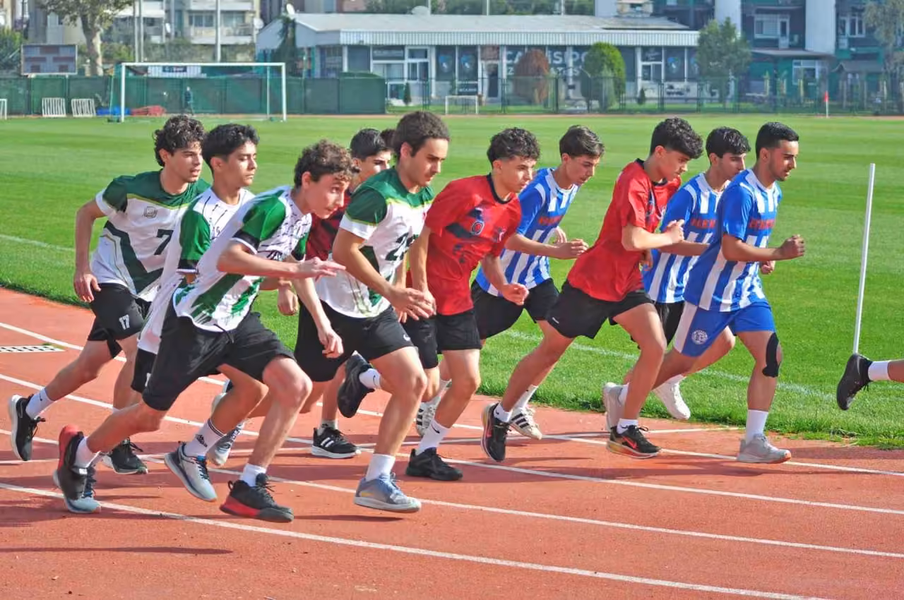 Körfez’de liseliler Cumhuriyet Kupası için koştu