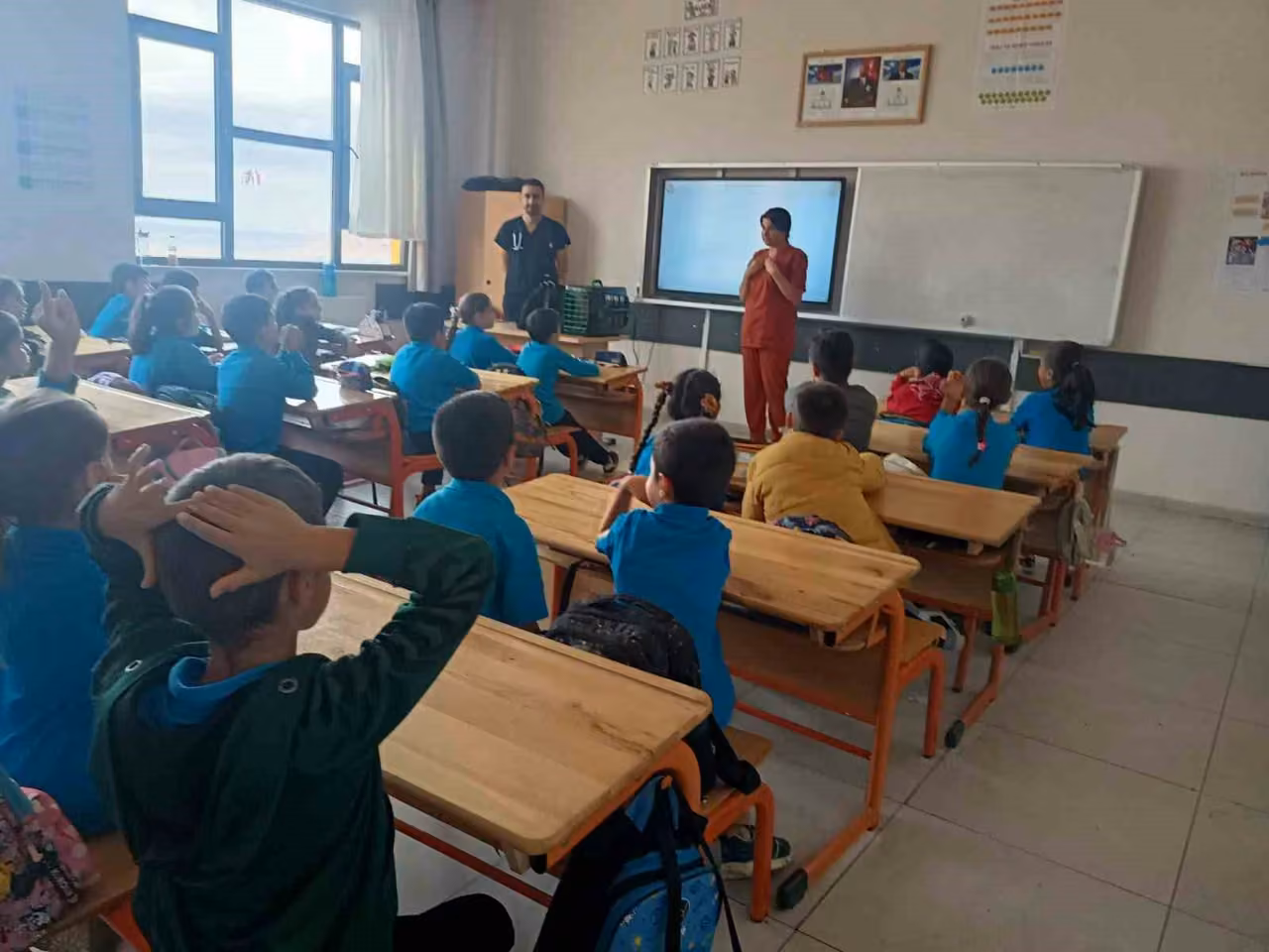 Adıyaman’da hayvan sevgisi okul sıralarına taşındı