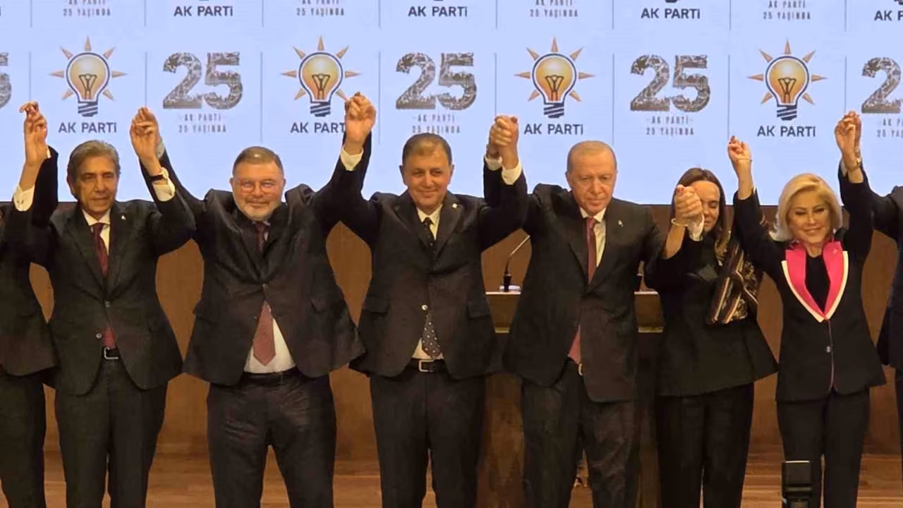 AK Parti İzmir İl Başkanı Saygılı: ’’Şehrimizin ortak meselelerinde el ele vererek çalışacağız’’