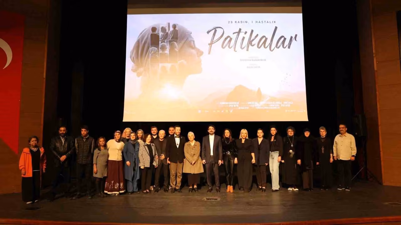"Patikalar" belgeseli kanserle mücadele eden kadınların tanıklıklarını ekrana taşıdı