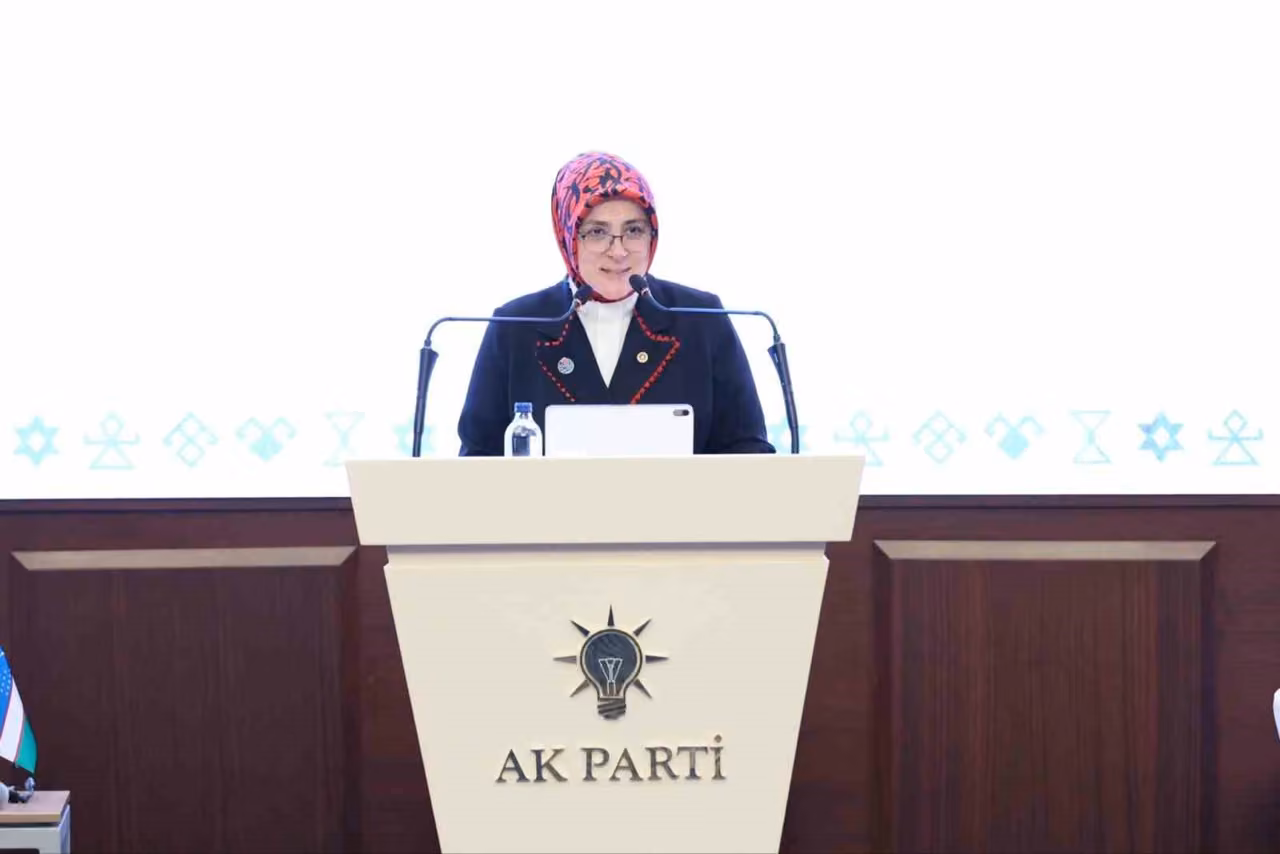 Bakan Göktaş: "Kadınların sözünü Türk dünyasının merkezine koyuyor, yarınları kadınlarla inşa ediyoruz"