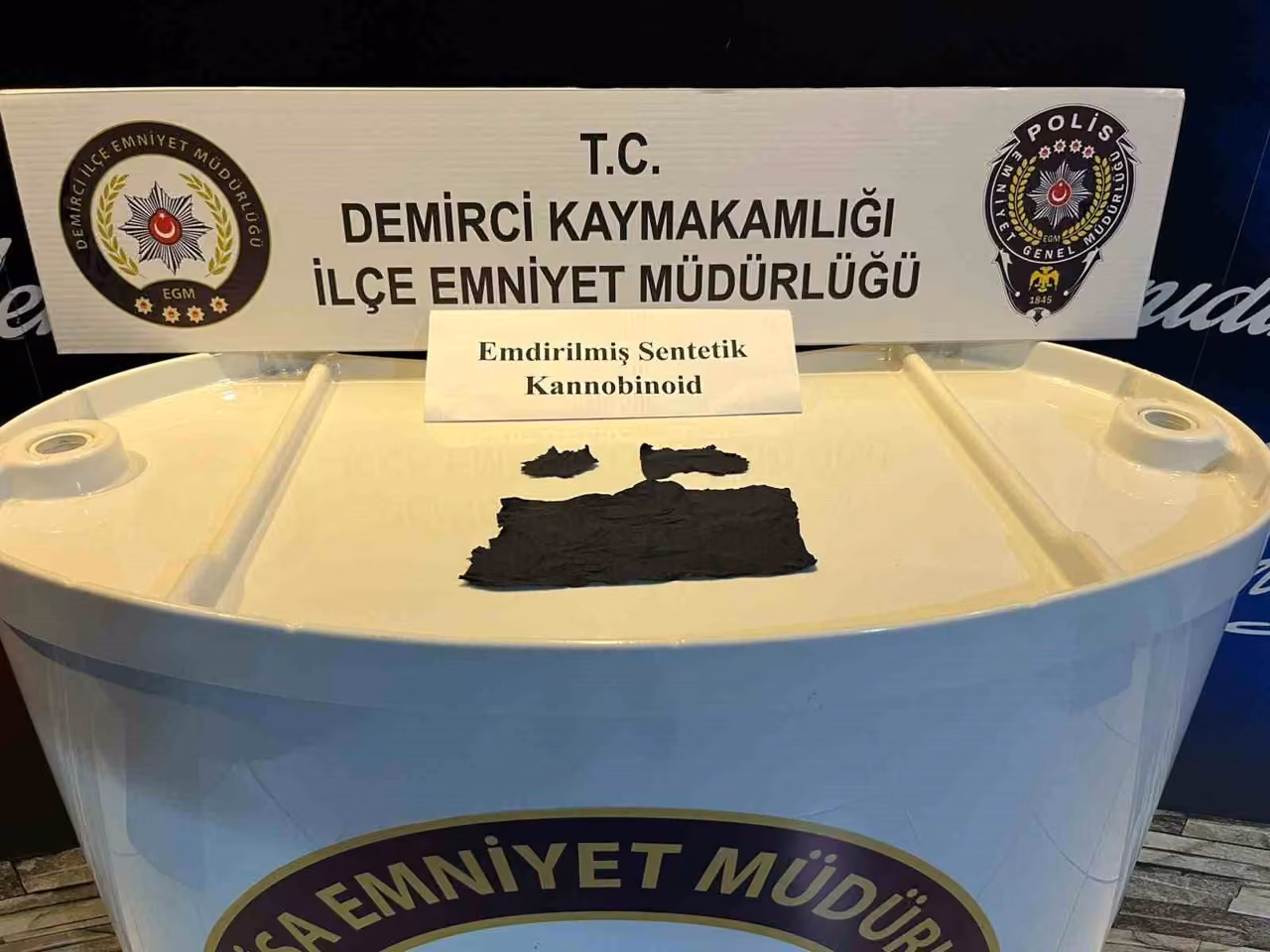 Demirci’de uyuşturucu operasyonu: 1 tutuklama