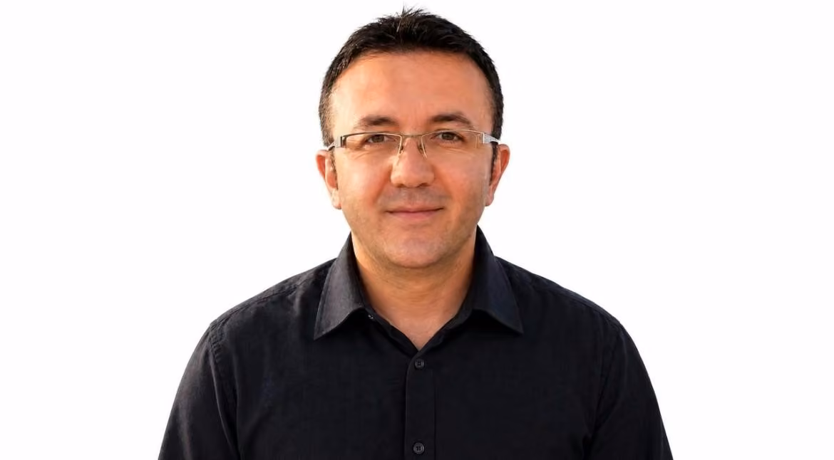 Ceviz toplarken yüksek gerilim akımına kapılan adam hayatını kaybetti