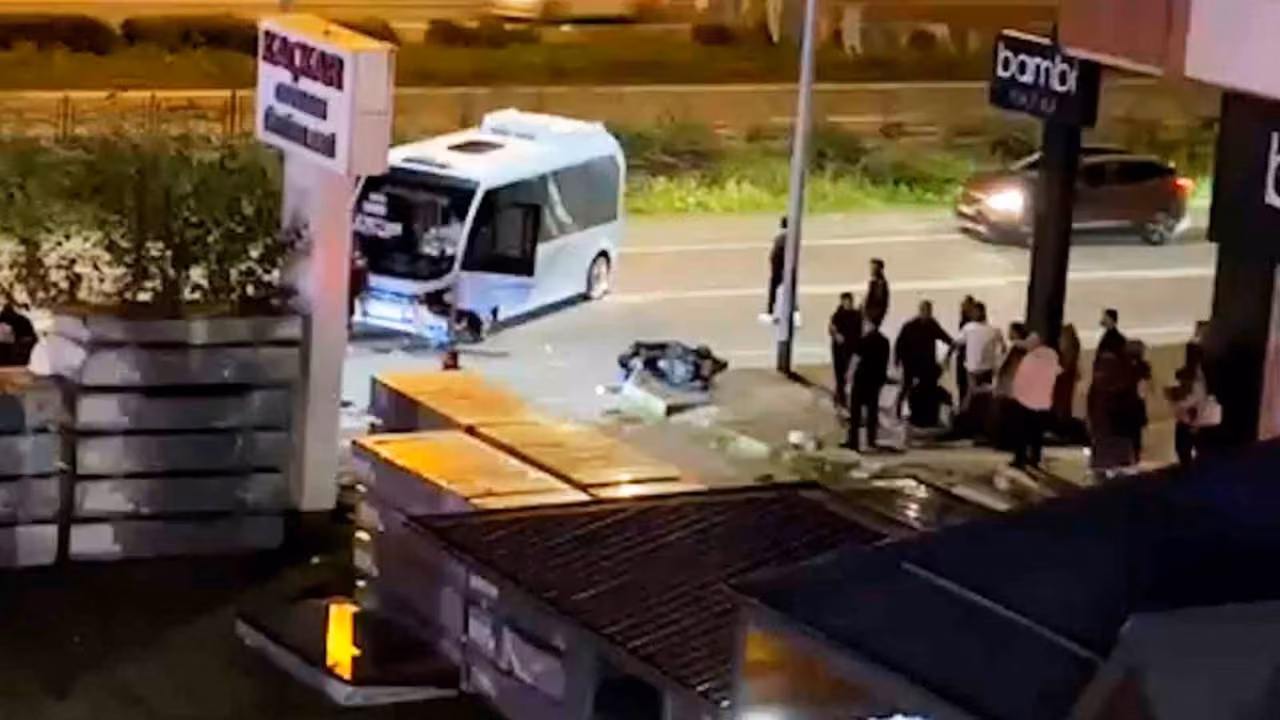 Rize’de minibüs ile motosiklet çarpıştı: 1 ölü