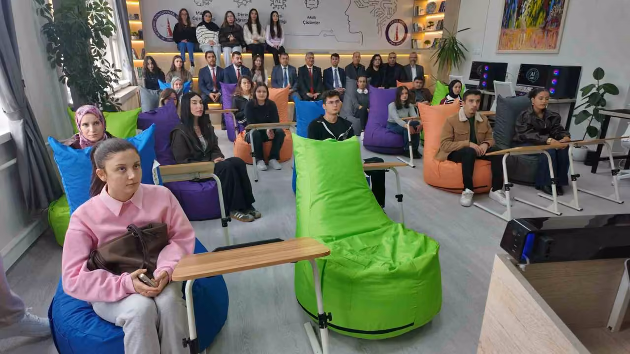 Gediz MYO’da yapay zeka laboratuvarı açıldı