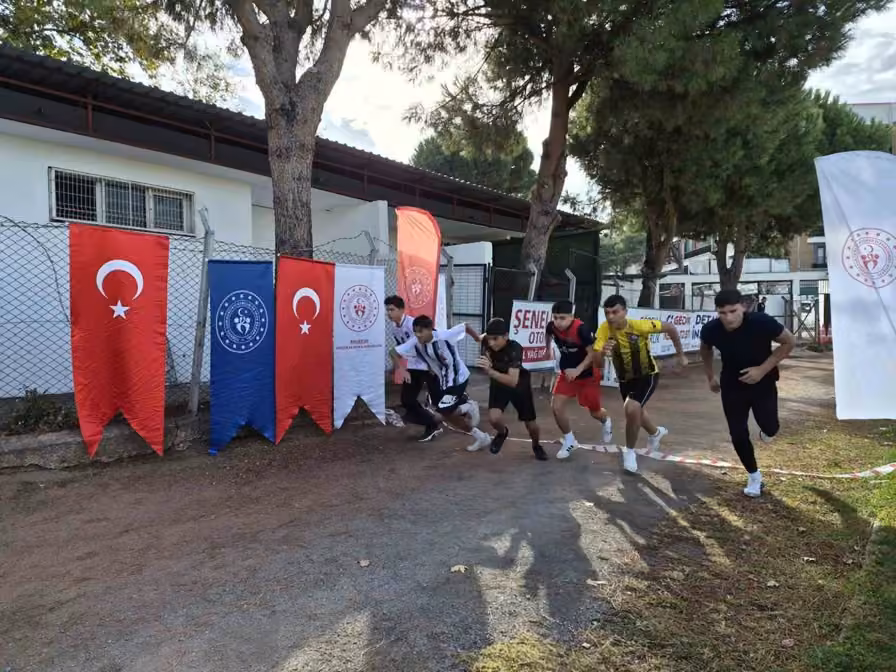 Balıkesir’de Cumhuriyet Kupası Atletizm Yarışları düzenlendi