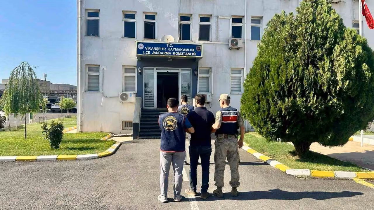 Viranşehir’de aranan şahıs yakalandı
