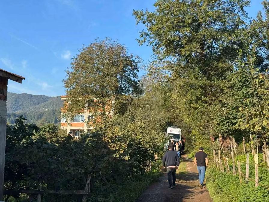 Husumetlileri tarafından önce oğlu, sonra kendi öldürüldü