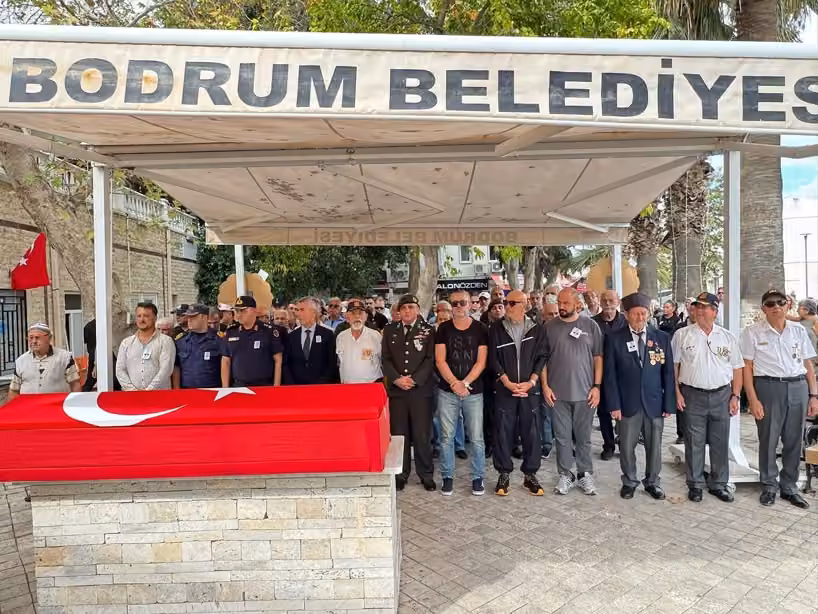 Kıbrıs gazisi son yolculuğuna uğurlandı