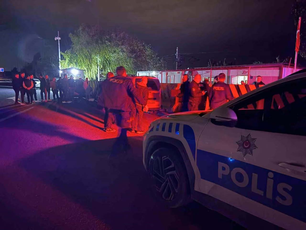 Asker uğurlamasında tüfekle ateş açan şahıs kendini yaraladı