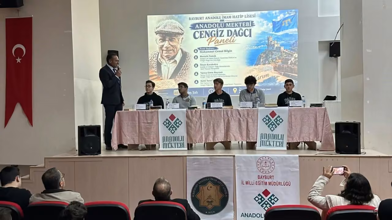 Anadolu Mektebi Cengiz Dağcı Paneli Anadolu İmam Hatip Lisesinde devam etti
