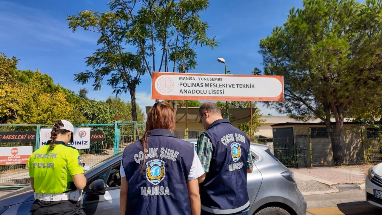 Manisa’da okul güvenliği için 8 bine yakın personel sahaya indi