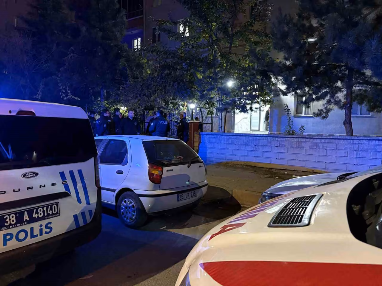 Önce babasını öldürdü, ardından intihar girişiminde bulundu