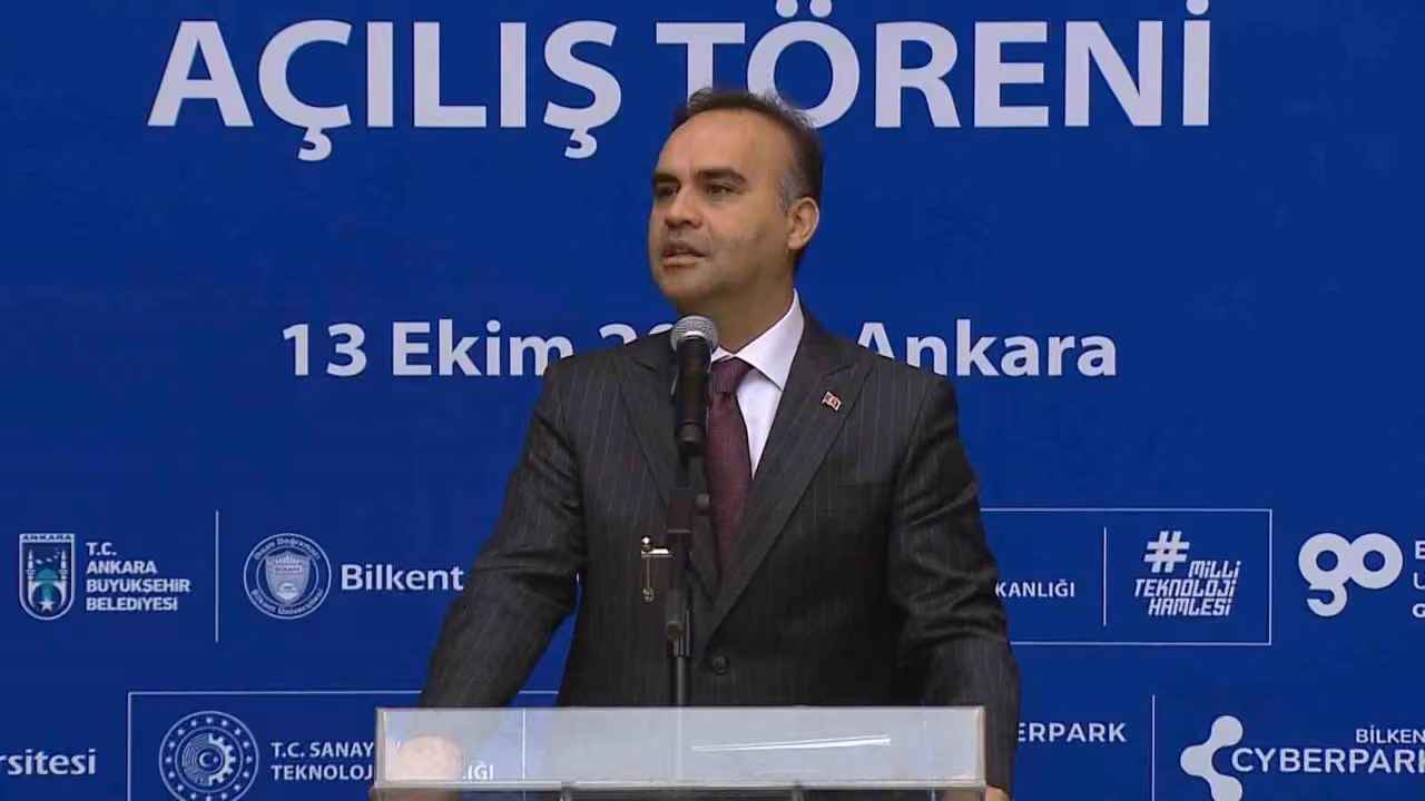 Bakan Kacır: "Şirketlerini kuracak girişimcilerimize 1 milyon 350 bin lira yatırım imkanı sunuyoruz"