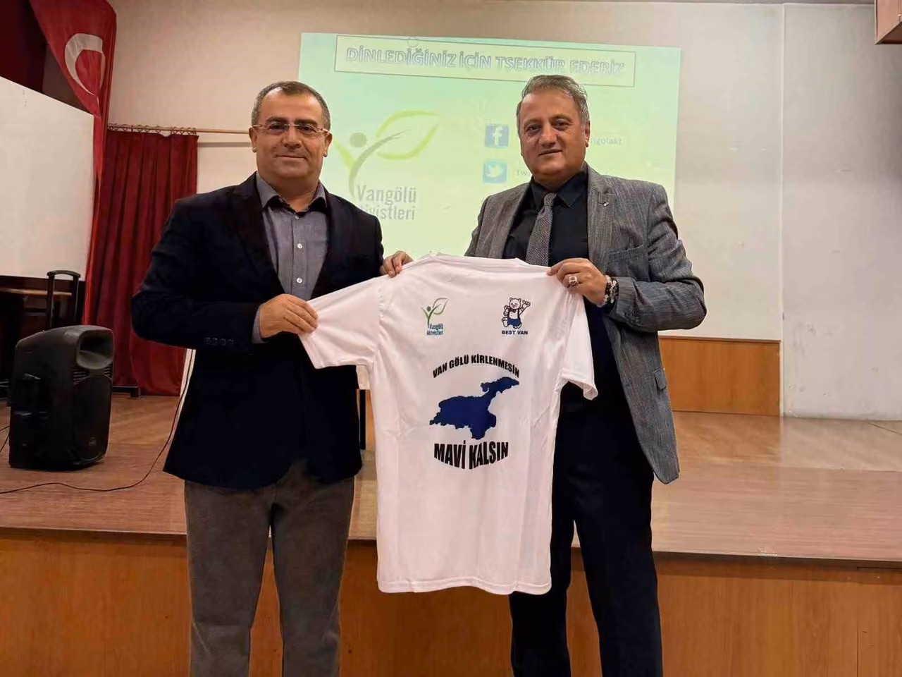 Van Gölü’nün korunması okul sıralarına taşındı