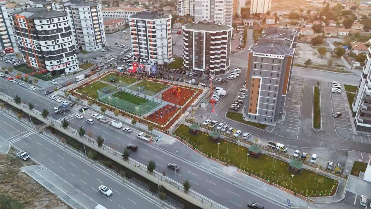 Melikgazi Belediyesi Fırat Yılmaz Çakıroğlu Parkı açıldı