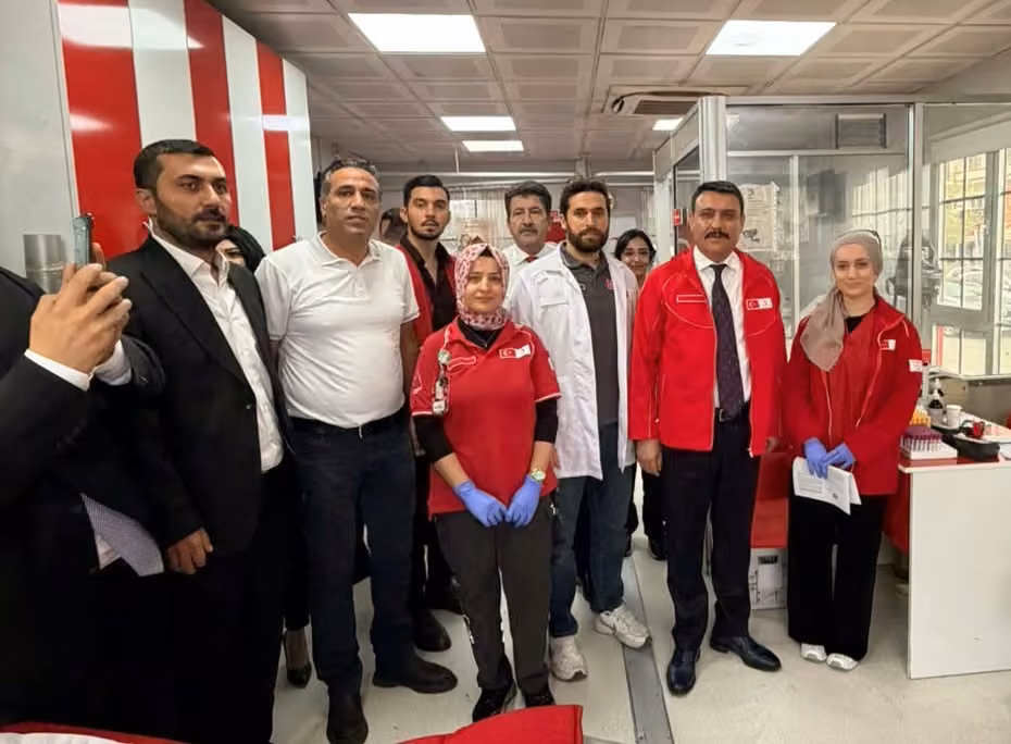 MHP’den "29 Ekimde kanımızla canımızla cumhuriyetin yanındayız" kampanyası