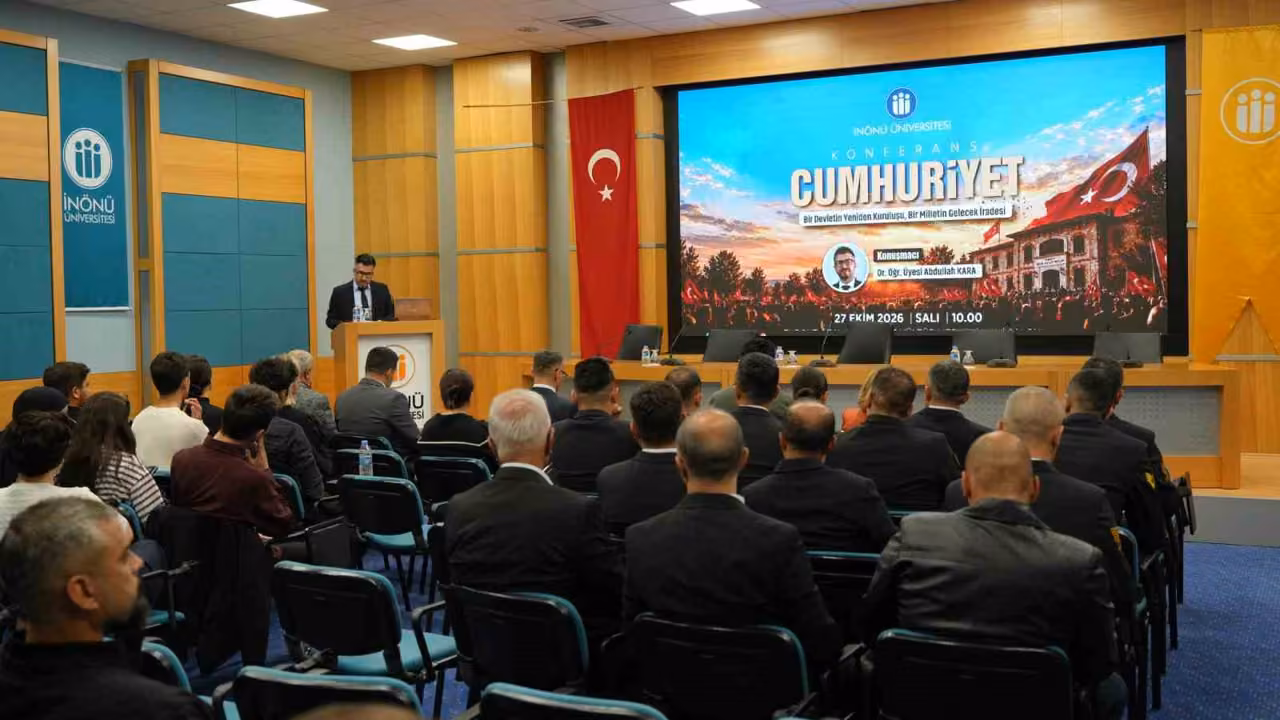 Dr. Öğretim Üyesi Kara: "Cumhuriyet’in kalıcılığı anayasa hükümleri kadar dürüstlüğü, sorumluluğu, hakkaniyeti ve kamu yararını benimseyen insanların yetişmesine bağlıdır"