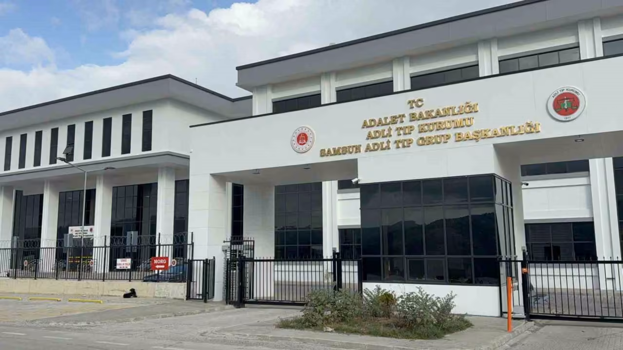 Dedesinin kullandığı aracın çarptığı 2,5 yaşındaki çocuk hayatını kaybetti