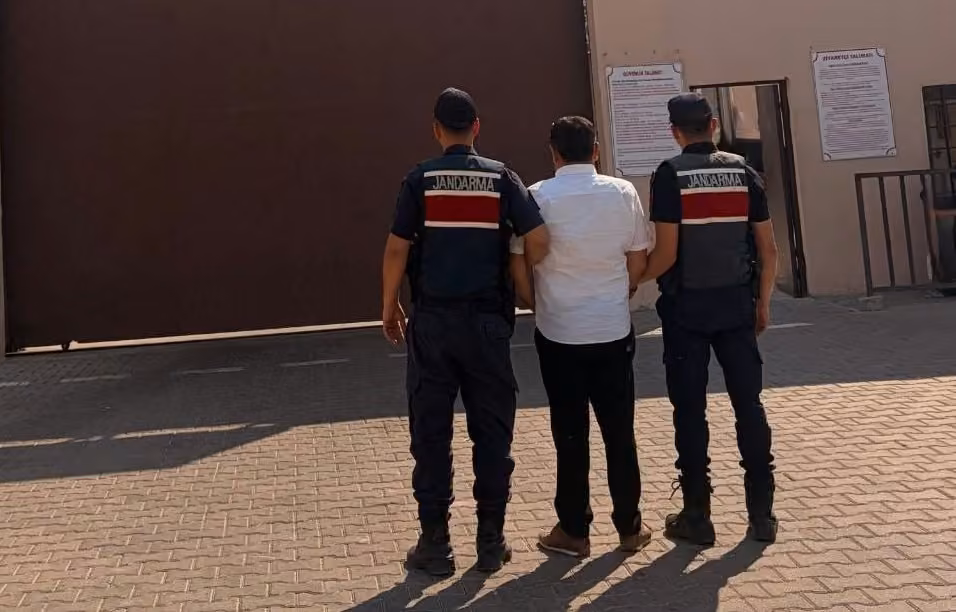 Kesinleşmiş hapis cezasıyla aranan 2 şahıs yakalandı