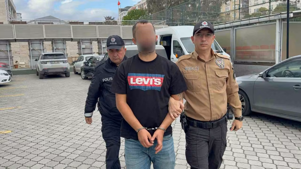 Evinde ölü bulunan gencin arkadaşı gözaltına alındı