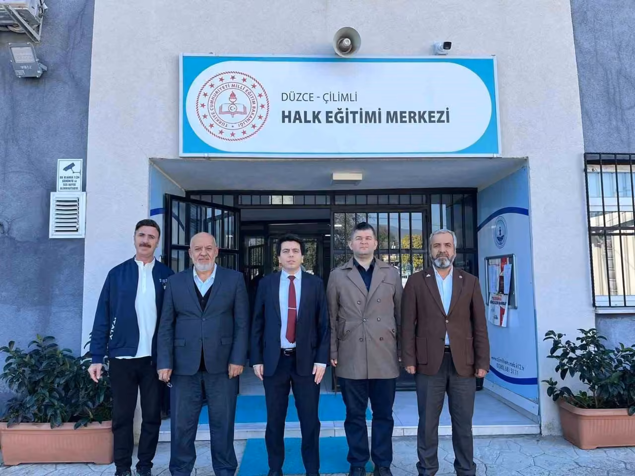 Farklı yaş guruplarına eğitim imkanı sağlıyor
