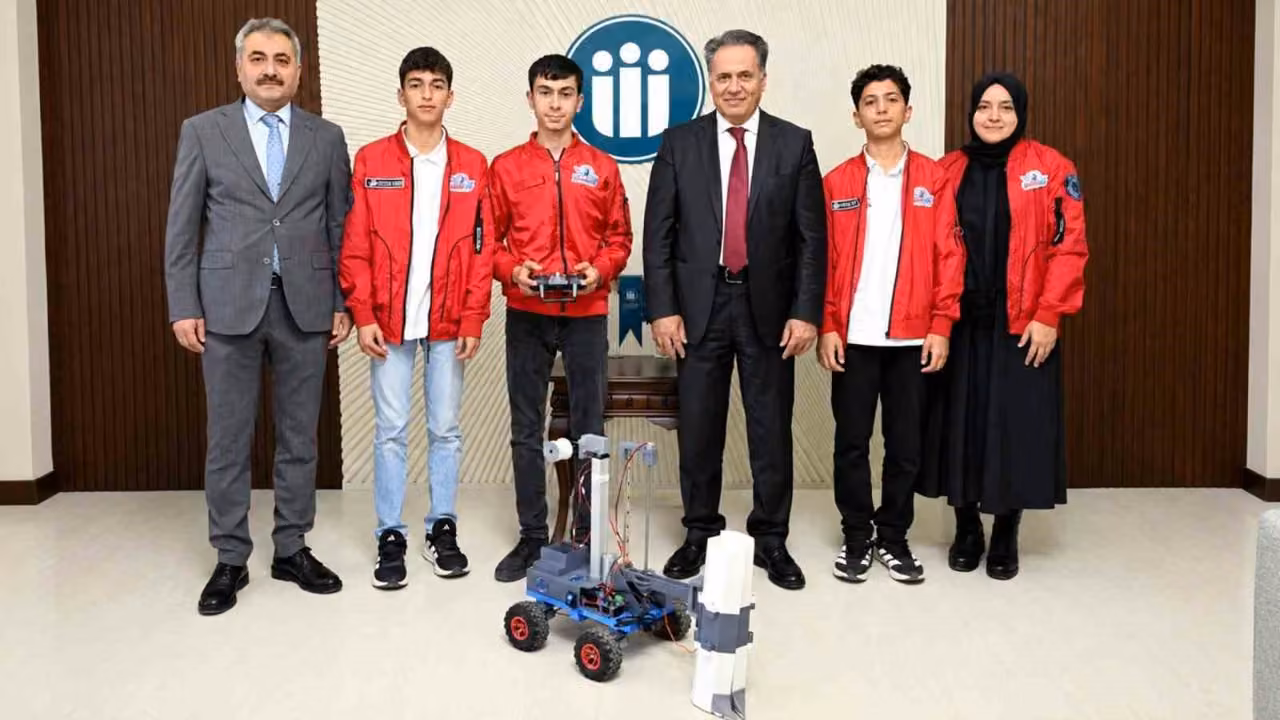 Genç buluşçular Rektör Akpolat ile buluştu