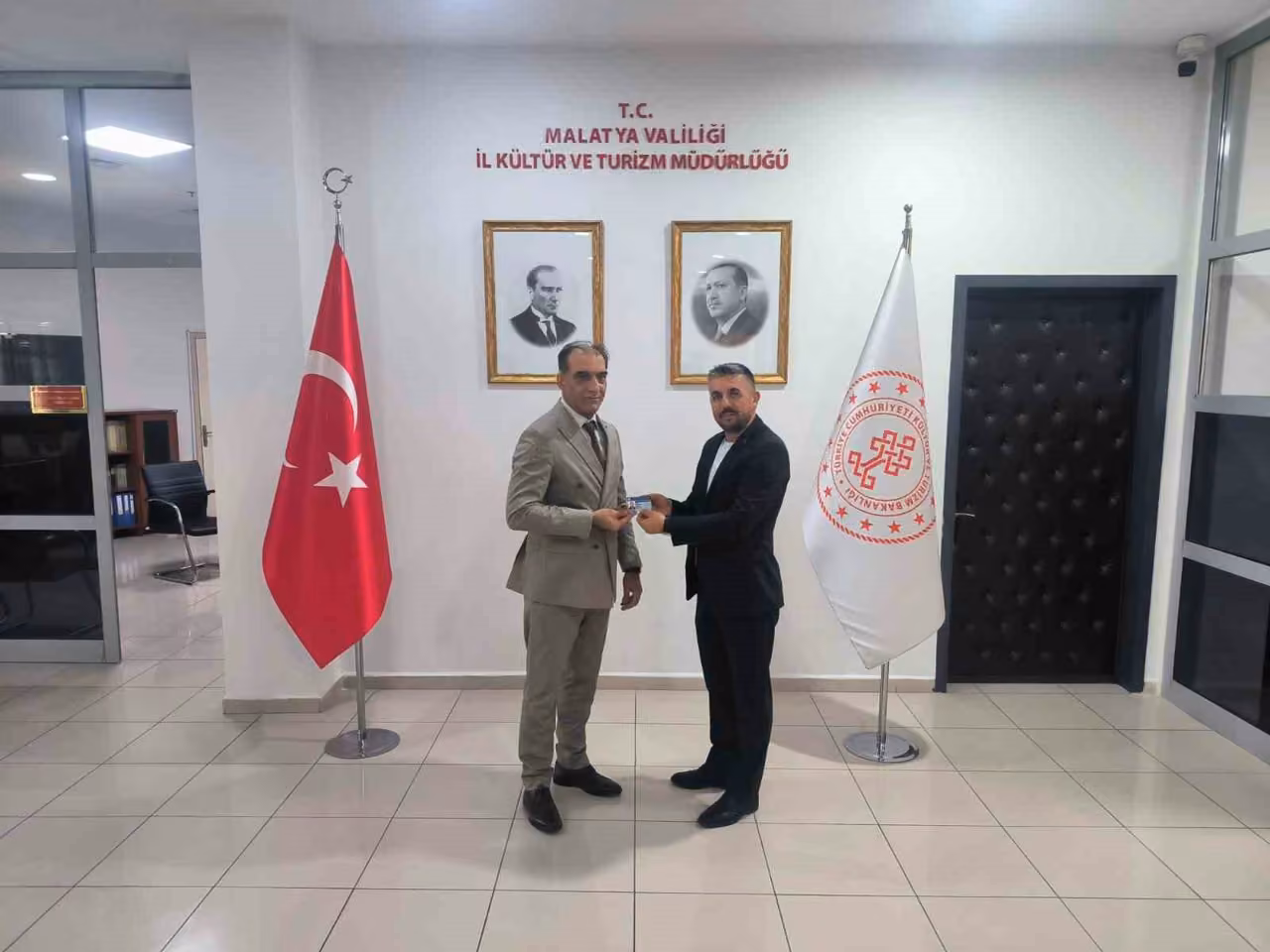 Oktay Demirci’ye kültürel miras taşıyıcısı unvanı