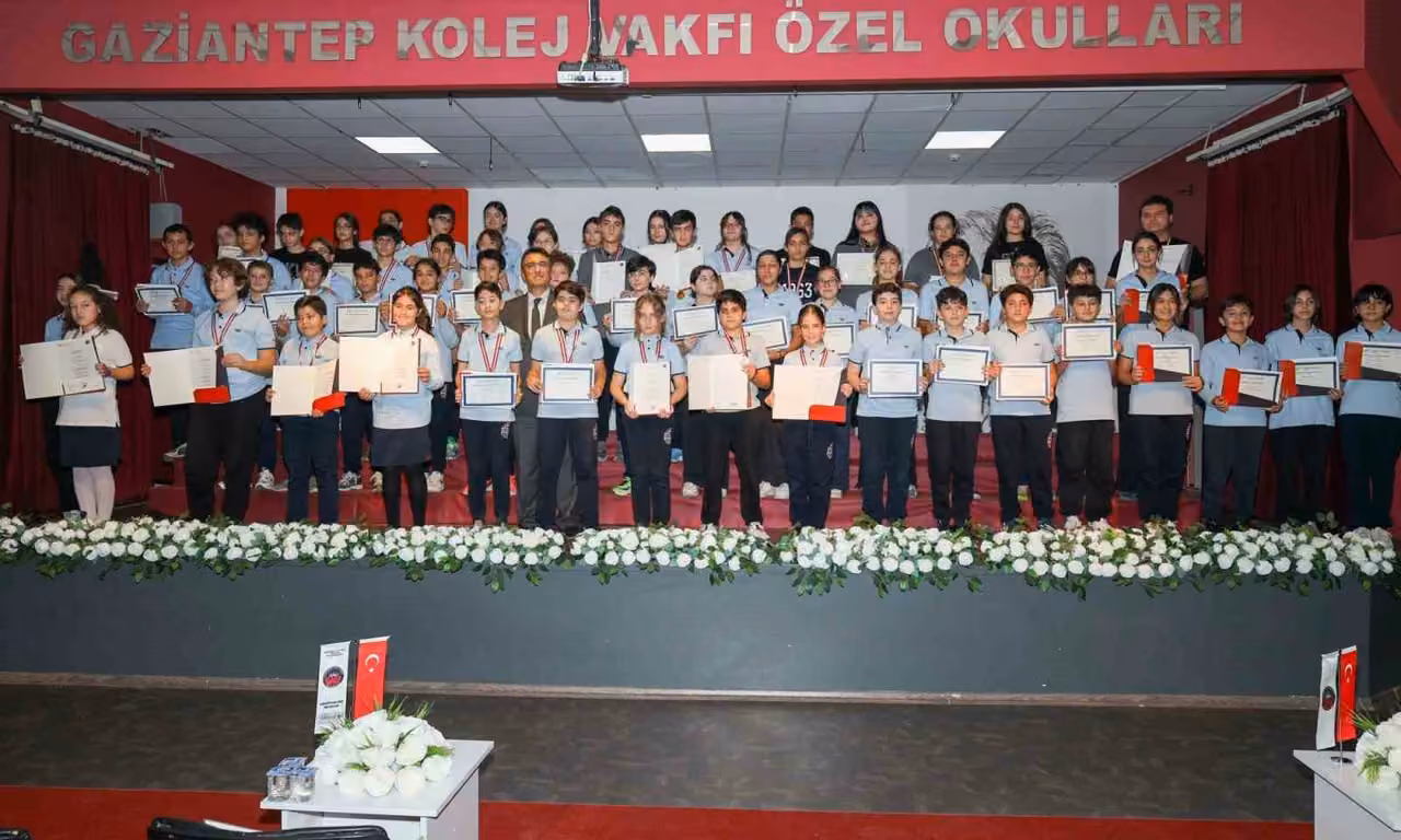 GKV Özel Okullarında Cambridge ve TOEFL sertifika töreni
