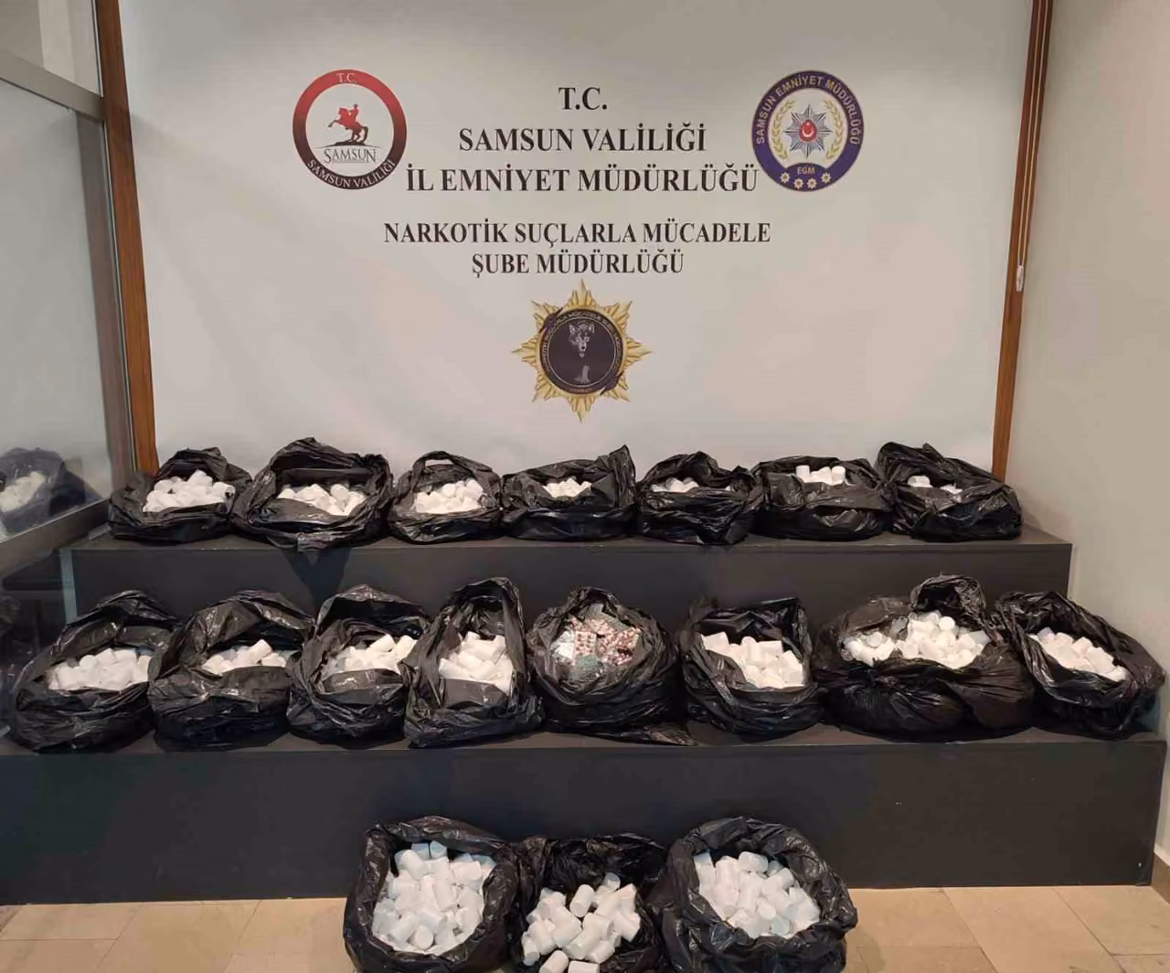 Samsun’da 4 ayrı operasyonda 117 bin 646 sentetik ecza ele geçirildi