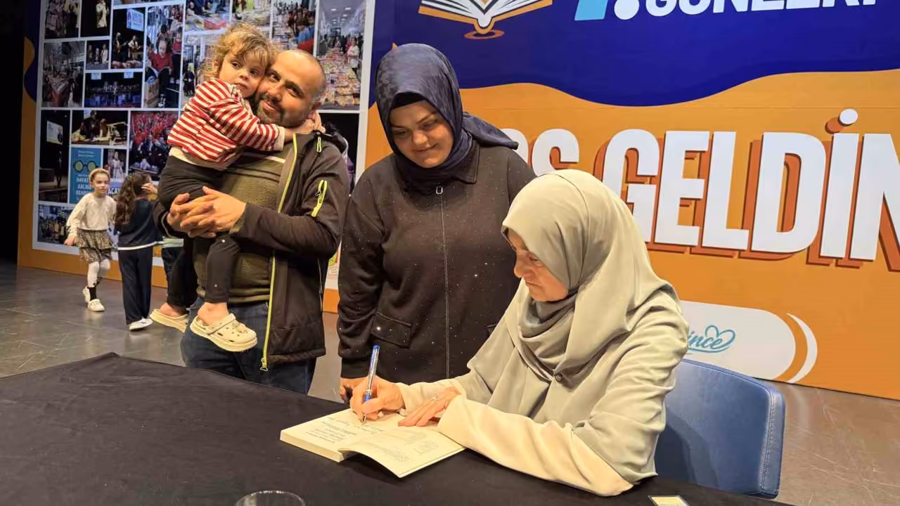 Saliha Erdim, Çayırova’da aile ve manevi değerleri anlattı