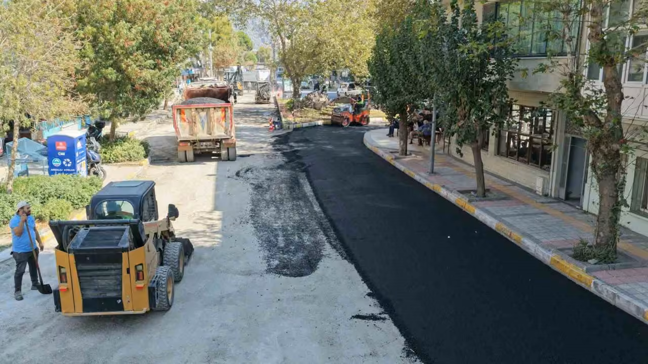 Aydın Büyükşehir’in Söke’de çalışmaları sürüyor