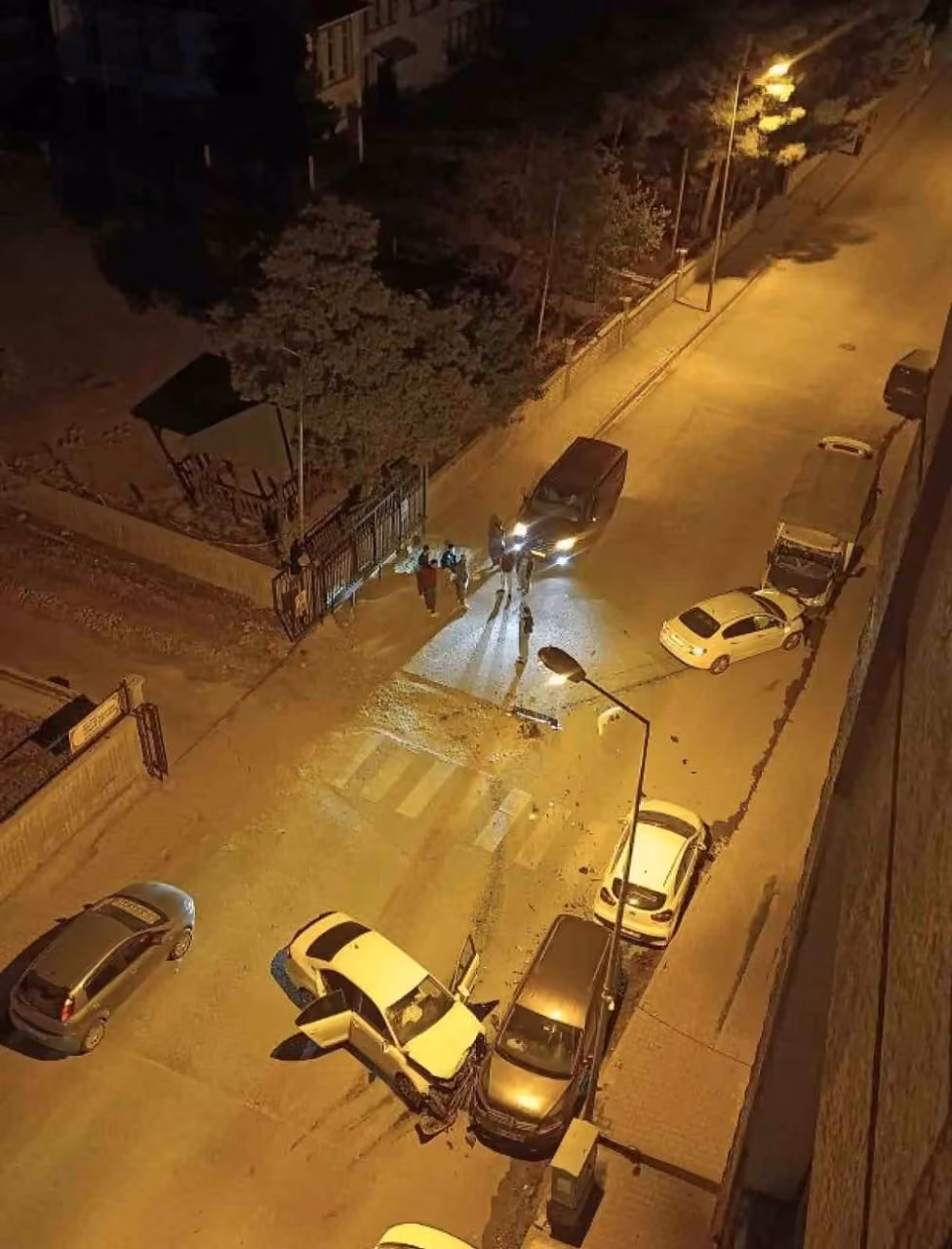 Siirt’te iki otomobil çarpıştı, 4 araçta maddi hasar oluştu
