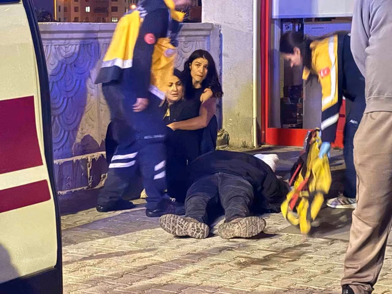 Kayseri’de park halindeki 3 araca çarpan otomobil, alev aldı: 2 yaralı