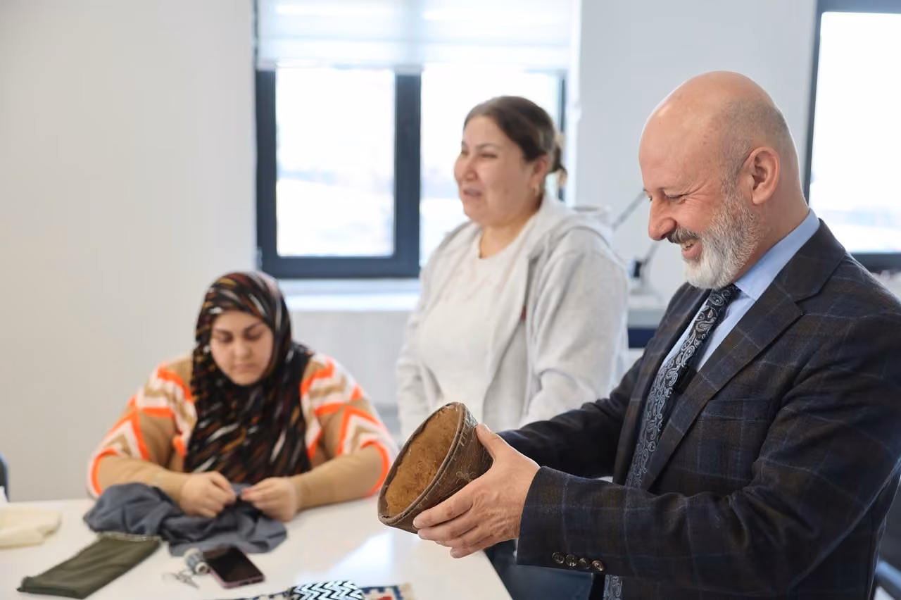 Başkan Çolakbayrakdar: "Kocasinan akademi ile 7’den 70’e herkesin mutluluğunu artırıyoruz"