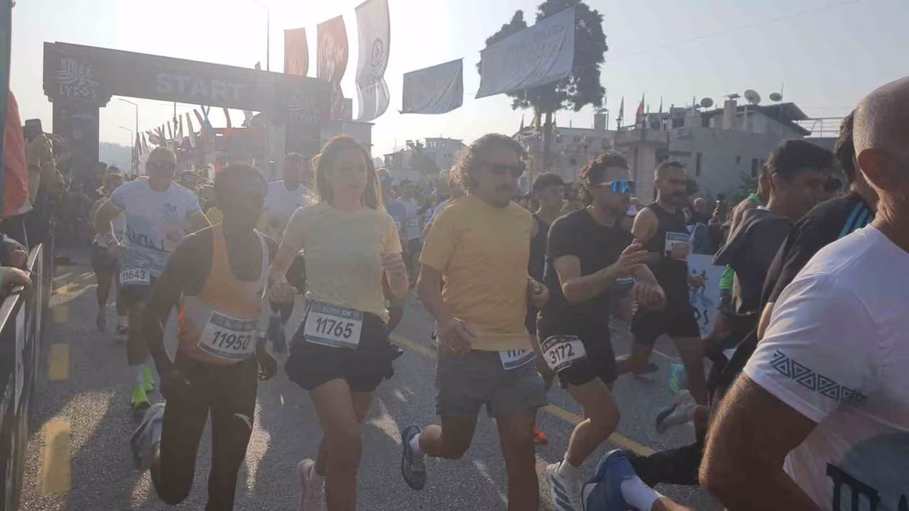 Lykos yarı maratonu’nda binlerce kişi koştu