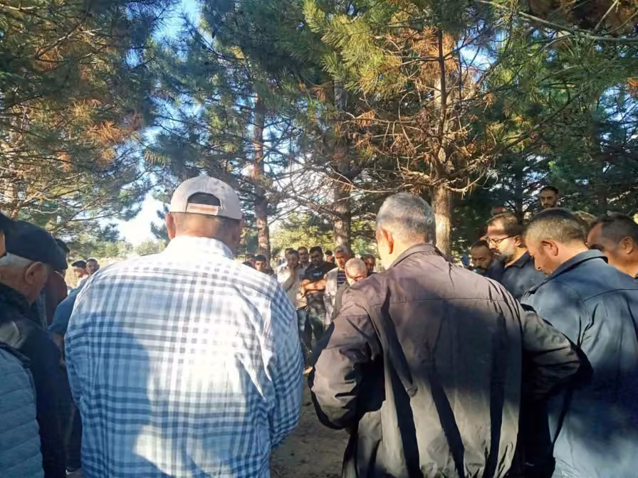 İş makinasıyla çarpışan serviste hayatını kaybeden şoför toprağa verildi