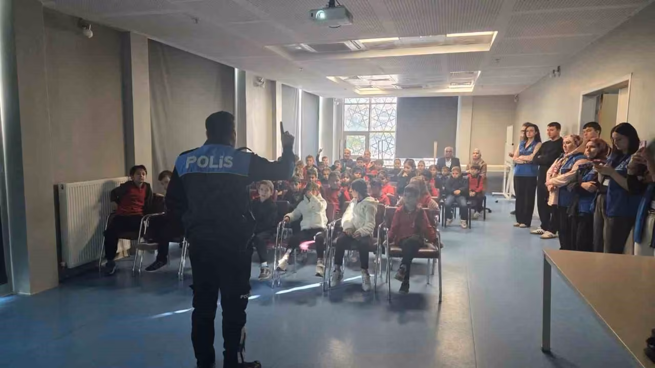 Bilecik’te 48 öğrenciye güvenlik ve akran zorbalığı eğitimi